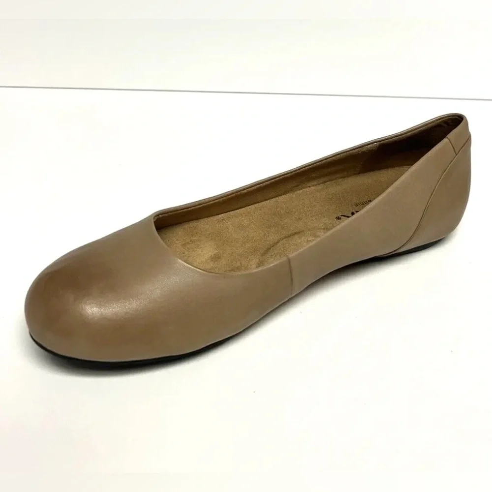 Softwalk Womens Sonoma Flat Brown Size 7.5 M